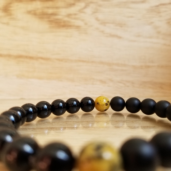 Yellow Jasper & Black Onyx Beaded Stretch Bracelet - Picture 4 of 6